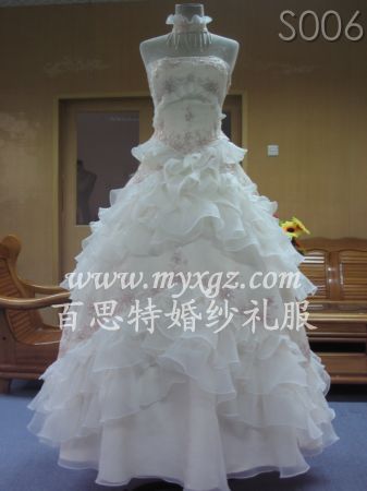 广州婚纱设计_广州婚纱一条街图片